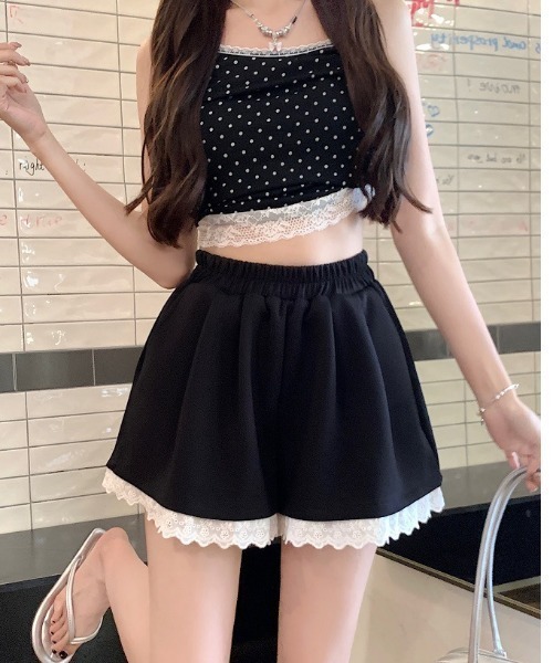 NANEA(ナネア)の「裾フリルスウェットショートパンツ(スウェットパンツ・レディース・ブラック/グレー・SMALL/MEDIUM/LARGE)」の17枚目の写真