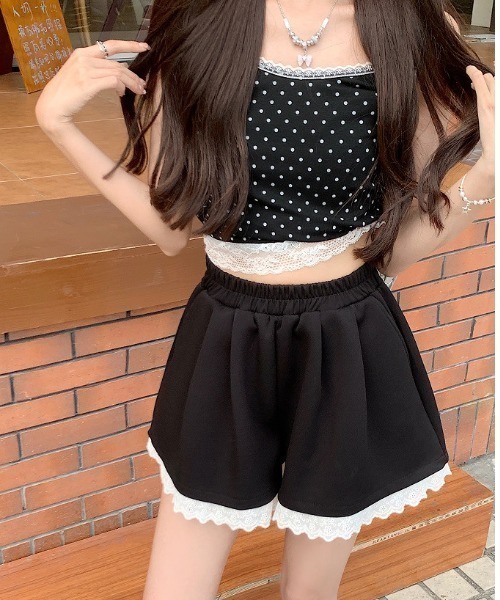 NANEA(ナネア)の「裾フリルスウェットショートパンツ(スウェットパンツ・レディース・ブラック/グレー・SMALL/MEDIUM/LARGE)」の20枚目の写真