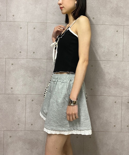 NANEA(ナネア)の「裾フリルスウェットショートパンツ(スウェットパンツ・レディース・ブラック/グレー・SMALL/MEDIUM/LARGE)」の10枚目の写真