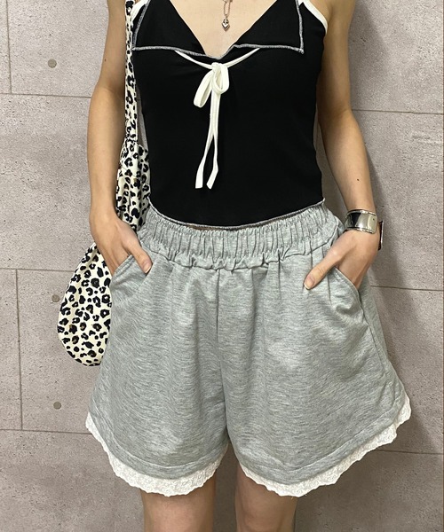 NANEA(ナネア)の「裾フリルスウェットショートパンツ(スウェットパンツ・レディース・ブラック/グレー・SMALL/MEDIUM/LARGE)」の12枚目の写真