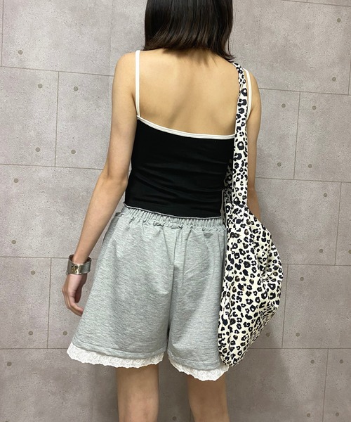 NANEA(ナネア)の「裾フリルスウェットショートパンツ(スウェットパンツ・レディース・ブラック/グレー・SMALL/MEDIUM/LARGE)」の11枚目の写真
