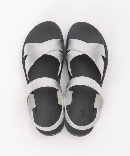 ikka(イッカ)の「ラバークロスベルトサンダル(サンダル・レディース・シルバーグレー/ブラック/ゴールド・M/L)」の15枚目の写真