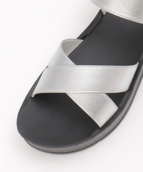 ikka(イッカ)の「ラバークロスベルトサンダル(サンダル・レディース・シルバーグレー/ブラック/ゴールド・M/L)」の19枚目の写真