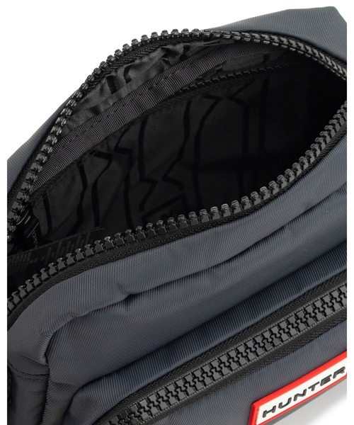 HUNTER（ハンター）の「ナイロン クロスボディ（ボディバッグ/ウエストポーチ・レディース・ブラック/ホワイト/ネイビー・ONE SIZE）」の8枚目の写真