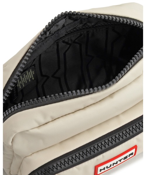 HUNTER（ハンター）の「ナイロン クロスボディ（ボディバッグ/ウエストポーチ・レディース・ブラック/ホワイト/ネイビー・ONE SIZE）」の15枚目の写真