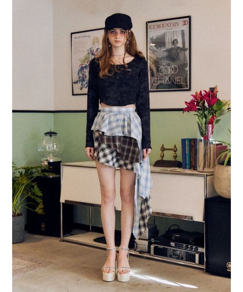 EVRIS（エヴリス）の「ランダムチェックアシンメトリーミニスカート（スカート・レディース・ブルー/ブラック・MEDIUM/SMALL）」の17枚目の写真