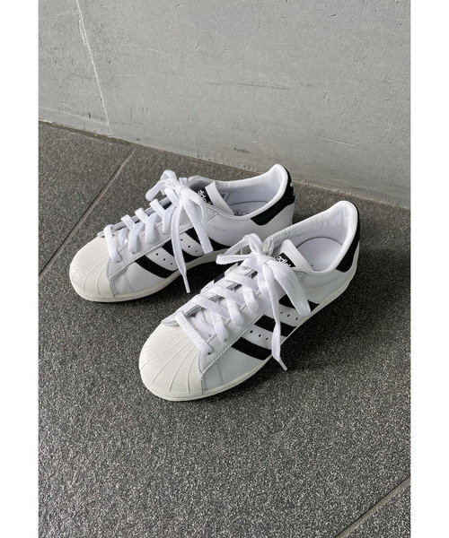 1er Arrondissement（プルミエアロンディスモン）の「＜ADIDAS（アディダス）＞SUPER STAR82 スニーカー（その他シューズ・レディース・ホワイト系その他3/ブラック系その他3・25/24/23）」の6枚目の写真