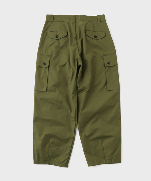 Ets.MATERIAUX(マテリオ)の「ETS.MATERIAUX(マテリオ) イタリアン アーミー マウンテン パンツ(カーゴパンツ・メンズ・ホワイト系その他/オリーブ・2/3)」の8枚目の写真