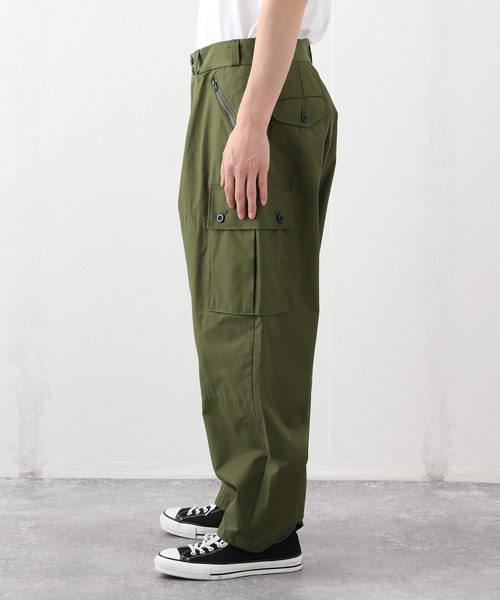Ets.MATERIAUX(マテリオ)の「ETS.MATERIAUX(マテリオ) イタリアン アーミー マウンテン パンツ(カーゴパンツ・メンズ・ホワイト系その他/オリーブ・2/3)」の16枚目の写真
