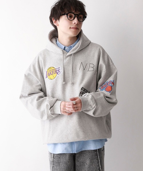 NBA（エヌビーエー）の「【NBA】別注/オーバーサイズワッペンパーカー（パーカー・メンズ・ブラック/その他4・FREE）」の5枚目の写真