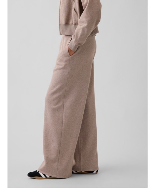 GAP（ギャップ）の「ヴィンテージソフト バギー ワイド スウェットパンツ（スウェットパンツ・レディース・ライトグレー/ブラック/ブラック系その他/ネイビー/ワイン/ダークグリーン/レッド/ブルー系その他/カーキ/ブラウン系その他/ブラウン/イエロー・XS/S/M/L/XXS）」の4枚目の写真