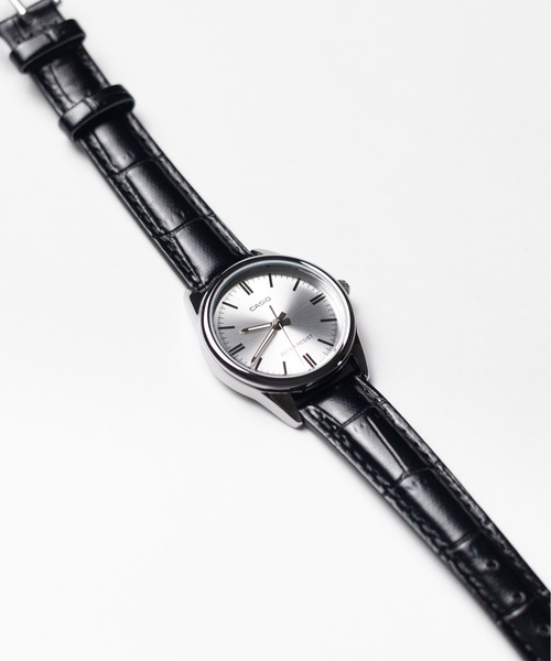 B.I.D.(ビーアイディー)の「《CASIO(カシオ)》アナログ ラウンド シルバー レザー 腕時計(アナログ腕時計・レディース・ブルー/シルバー/シルバー系その他/ブラック/ホワイト/ブラック系その他/ホワイト系その他・FREE)」の6枚目の写真