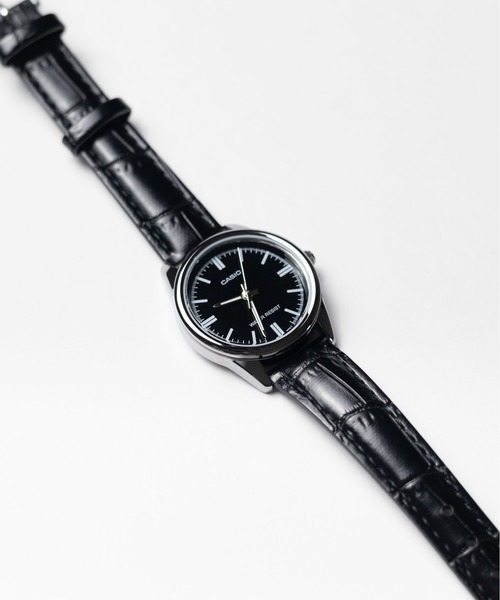 B.I.D.(ビーアイディー)の「《CASIO(カシオ)》アナログ ラウンド シルバー レザー 腕時計(アナログ腕時計・レディース・ブルー/シルバー/シルバー系その他/ブラック/ホワイト/ブラック系その他/ホワイト系その他・FREE)」の1枚目の写真