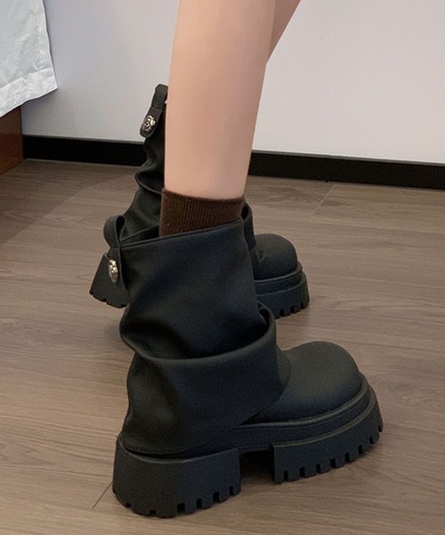 lilful（リルフル）の「厚底ショートエンジニアブーツ（ブーツ・レディース・ブラウン/ブラック・37/36/35）」の2枚目の写真