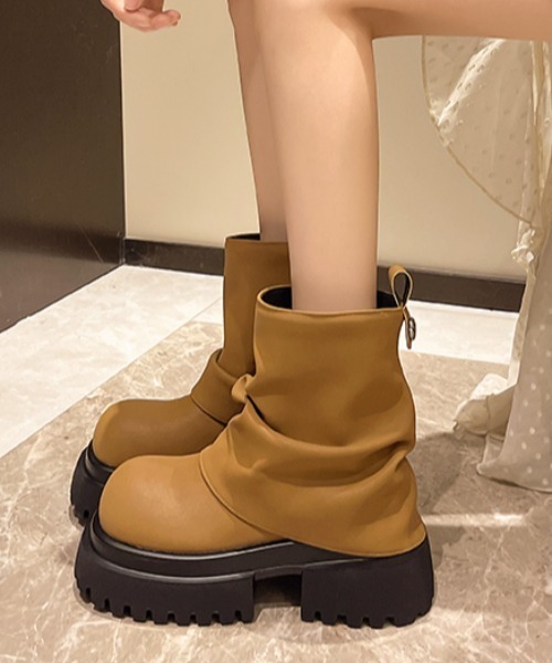 lilful（リルフル）の「厚底ショートエンジニアブーツ（ブーツ・レディース・ブラウン/ブラック・37/36/35）」の3枚目の写真