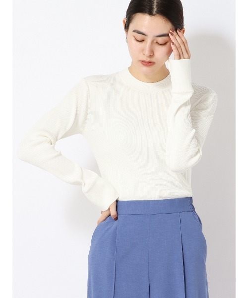 SUIT SQUARE（スーツスクエア）の「ハイネックリブニット フレアスリーブ ハンドウォッシュ ストレッチレーヨン 無地（Tシャツ/カットソー・レディース・グリーン/ホワイト/アイボリー・38(9号)）」の18枚目の写真