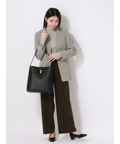 SUIT SQUARE（スーツスクエア）の「ハイネックリブニット フレアスリーブ ハンドウォッシュ ストレッチレーヨン 無地（Tシャツ/カットソー・レディース・グリーン/ホワイト/アイボリー・38(9号)）」の5枚目の写真