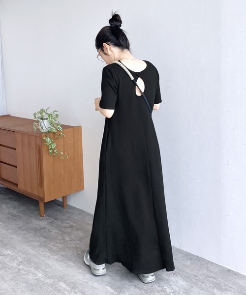 reca（レカ）の「【ZOZO限定】カップ付きセミフレアワンピース（ワンピース・レディース・ベージュ系その他/チャコールグレー/ブラック・FREE）」の4枚目の写真