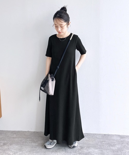 reca（レカ）の「【ZOZO限定】カップ付きセミフレアワンピース（ワンピース・レディース・ベージュ系その他/チャコールグレー/ブラック・FREE）」の5枚目の写真