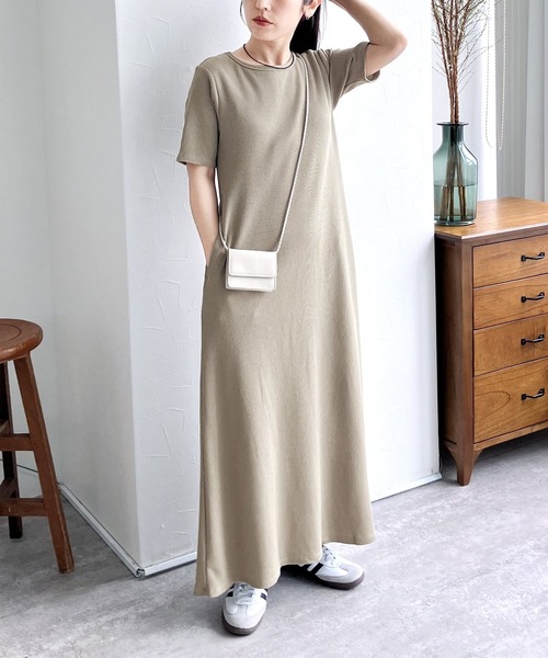 reca（レカ）の「【ZOZO限定】カップ付きセミフレアワンピース（ワンピース・レディース・ベージュ系その他/チャコールグレー/ブラック・FREE）」の10枚目の写真