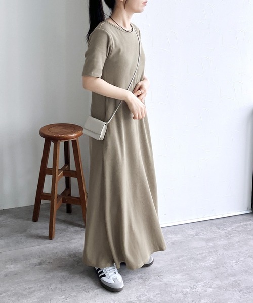 reca（レカ）の「【ZOZO限定】カップ付きセミフレアワンピース（ワンピース・レディース・ベージュ系その他/チャコールグレー/ブラック・FREE）」の12枚目の写真