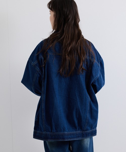 VICKY（ビッキー）の「オーバーシルエットデニムジャケット≪洗濯機で洗える≫（デニムジャケット・レディース・ブラック/ブルー/ネイビー・M/L）」の6枚目の写真