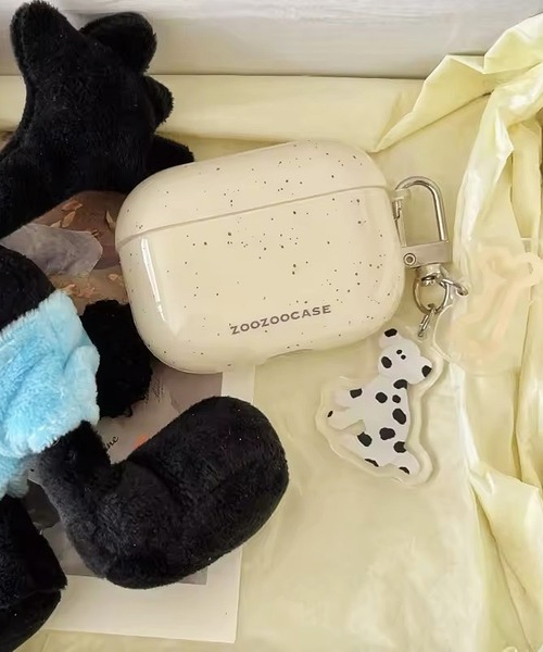 ammy.（エイミードット）の「【 ammy. / エイミードット 】 キーホルダー付き エアポッズ ケース AirPods / AirPodsPro（ヘッドフォン/イヤホン・レディース・ピンク/ミント/アクア/アイボリー・A/C/B）」の2枚目の写真