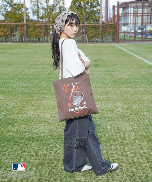 MLB(メジャーリーグベースボール)の「MILKFED. × MLB TOTE(トートバッグ・レディース・ホワイト/ブラウン/ピンク/ライトブルー・ONE SIZE)」の18枚目の写真
