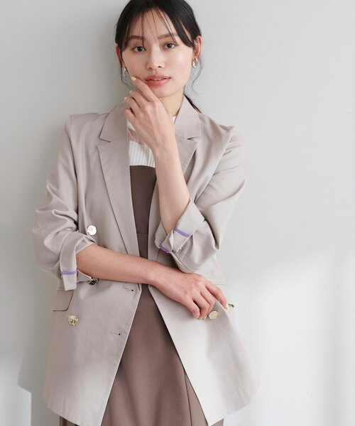 natural couture（ナチュラルクチュール）の「osonoべこべこ金釦綿麻テーラードジャケット（ブルゾン・レディース・ネイビー/ベージュ/ブラック/ライトベージュ・FREE）」の2枚目の写真