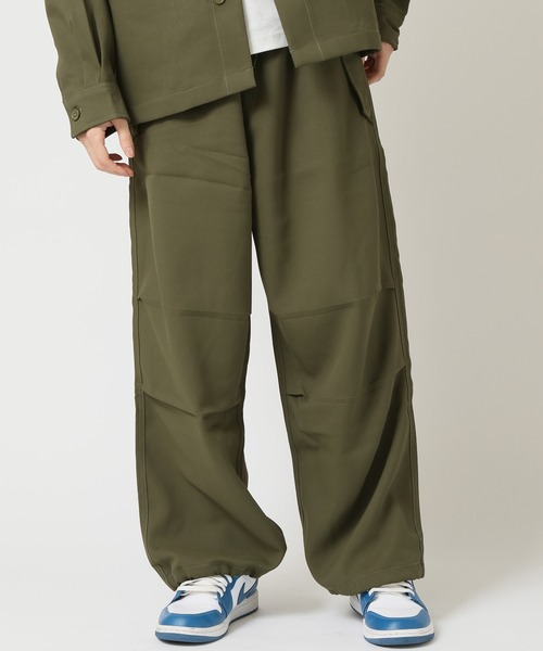 ARCADE（アーケード）の「ワイドシルエット ウエストゴム 裾ドローコード パラシュートパンツ NEOSARTIC（チノパンツ・メンズ・ブラック/カーキ/チャコールグレー/アイボリー・L/LL/M）」の14枚目の写真
