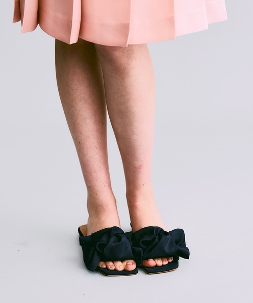 NOISE MAKER（ノイズメーカー）の「ビッグリボンサンダル【MADE IN JAPAN】（サンダル・レディース・ネイビー/イエロー/ボルドー・23.5/24.5）」の6枚目の写真