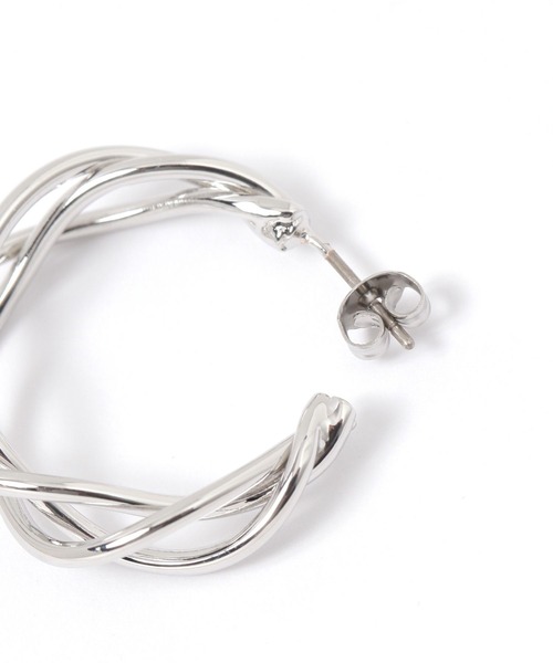 LAKOLE（ラコレ）の「ツイストフープピアス / 323235（ピアス（両耳用）・レディース・その他1/その他2・FREE）」の4枚目の写真