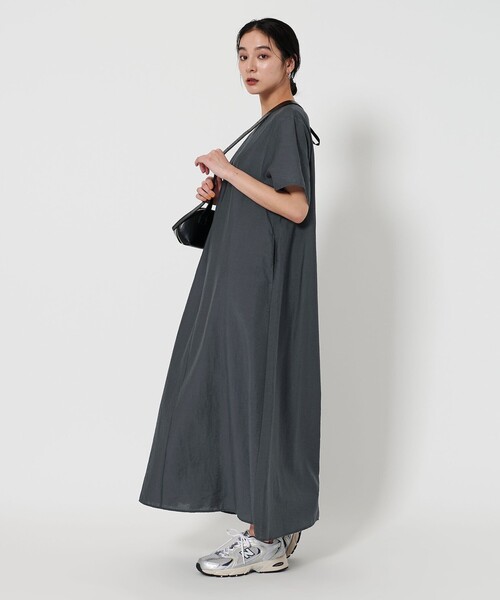 BEAUTY&YOUTH UNITED ARROWS（ビューティーアンドユースユナイテッドアローズ）の「シアー バックリボン ワンピース（ワンピース・レディース・ダークブラウン/ブラック/ダークグレー・M/S/XS）」の6枚目の写真