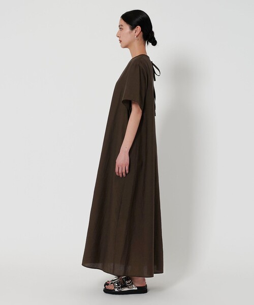 BEAUTY&YOUTH UNITED ARROWS（ビューティーアンドユースユナイテッドアローズ）の「シアー バックリボン ワンピース（ワンピース・レディース・ダークブラウン/ブラック/ダークグレー・M/S/XS）」の9枚目の写真