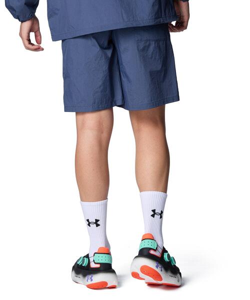 UNDER ARMOUR（アンダーアーマー）の「UAクリンクル ナイロン ショーツ（ライフスタイル/メンズ）（その他パンツ・メンズ・チャコールグレー・L/2XL/S/XL/M）」の5枚目の写真
