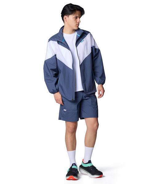 UNDER ARMOUR（アンダーアーマー）の「UAクリンクル ナイロン ショーツ（ライフスタイル/メンズ）（その他パンツ・メンズ・チャコールグレー・L/2XL/S/XL/M）」の2枚目の写真