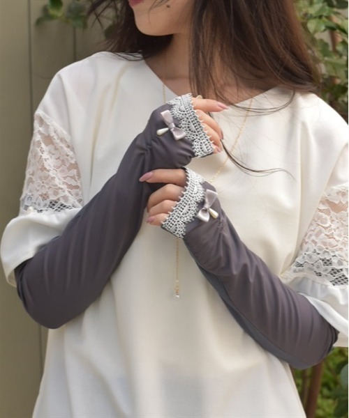 axes femme（アクシーズファム）の「接触冷感レース使いＵＶ手袋（手袋・レディース・ブラック/チャコール・FREE）」の20枚目の写真