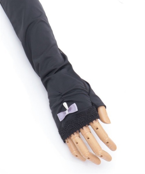 axes femme（アクシーズファム）の「接触冷感レース使いＵＶ手袋（手袋・レディース・ブラック/チャコール・FREE）」の11枚目の写真