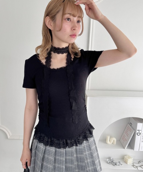 Loueme（ルエム）の「レースチョーカー付き裾フリルトップス（Tシャツ/カットソー・レディース・ライトブルー/ブラック/グレー/オフホワイト・FREE）」の2枚目の写真