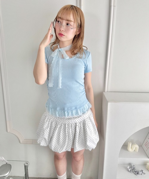 Loueme（ルエム）の「レースチョーカー付き裾フリルトップス（Tシャツ/カットソー・レディース・ライトブルー/ブラック/グレー/オフホワイト・FREE）」の14枚目の写真