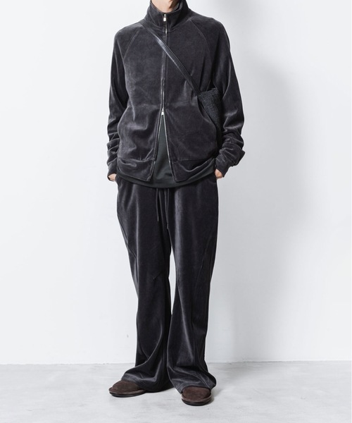 ATTACHMENT(アタッチメント)の「CO/PE ベロア ジャージー 3Dトラックワイドパンツ / CO/PE VELOR JERSEY 3D TRACK WIDE PANTS(その他パンツ・メンズ・ブラック/ダークグレー・3/2/1)」の3枚目の写真