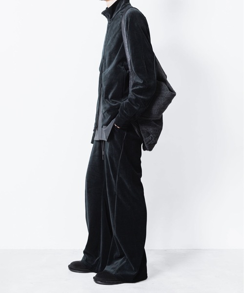ATTACHMENT(アタッチメント)の「CO/PE ベロア ジャージー 3Dトラックワイドパンツ / CO/PE VELOR JERSEY 3D TRACK WIDE PANTS(その他パンツ・メンズ・ブラック/ダークグレー・3/2/1)」の6枚目の写真