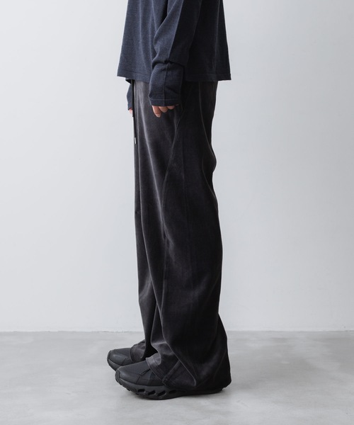 ATTACHMENT(アタッチメント)の「CO/PE ベロア ジャージー 3Dトラックワイドパンツ / CO/PE VELOR JERSEY 3D TRACK WIDE PANTS(その他パンツ・メンズ・ブラック/ダークグレー・3/2/1)」の21枚目の写真