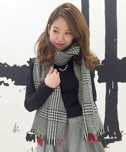 Chico（チコ）の「【who's who Chico】チェックストール（ストール/ショール・レディース・ホワイト/レッド/グリーン・FREE）」の3枚目の写真