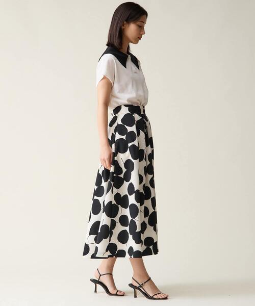 Tiara（ティアラ）の「リーフドットプリントスカート（セットアップ可）（スカート・レディース・アイボリー/ブラック・2/3）」の5枚目の写真