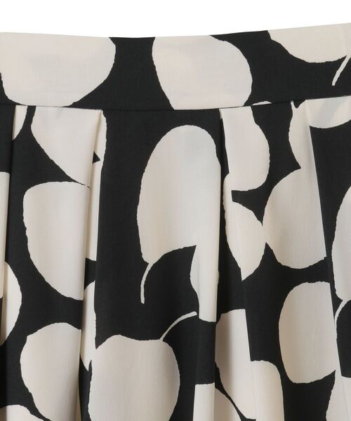 Tiara（ティアラ）の「リーフドットプリントスカート（セットアップ可）（スカート・レディース・アイボリー/ブラック・2/3）」の22枚目の写真