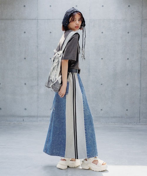 PAGEBOY（ページボーイ）の「ドッキングデニムスカート（スカート・レディース・ブラック/ブルー・FREE）」の14枚目の写真