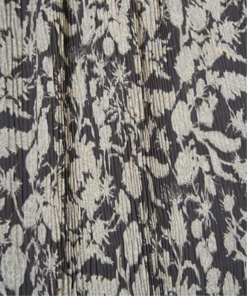 LBC（エルビーシー）の「ボタニカルプリントプリーツパンツ（その他パンツ・レディース・オフホワイト/チャコールグレー/ブラウン・M）」の17枚目の写真