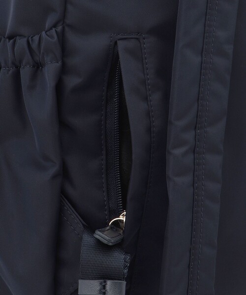 TOCCA（トッカ）の「ET RUE BACKPACK バックパック（バックパック/リュック・レディース・ブラック系/ベージュ系/ネイビー系・F）」の6枚目の写真