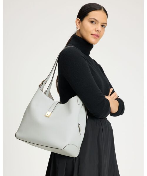 kate spade new york（ケイトスペード ニューヨーク）の「デコ ラージ ショルダー バッグ（ショルダーバッグ・レディース・グレー・ONESIZE）」の2枚目の写真
